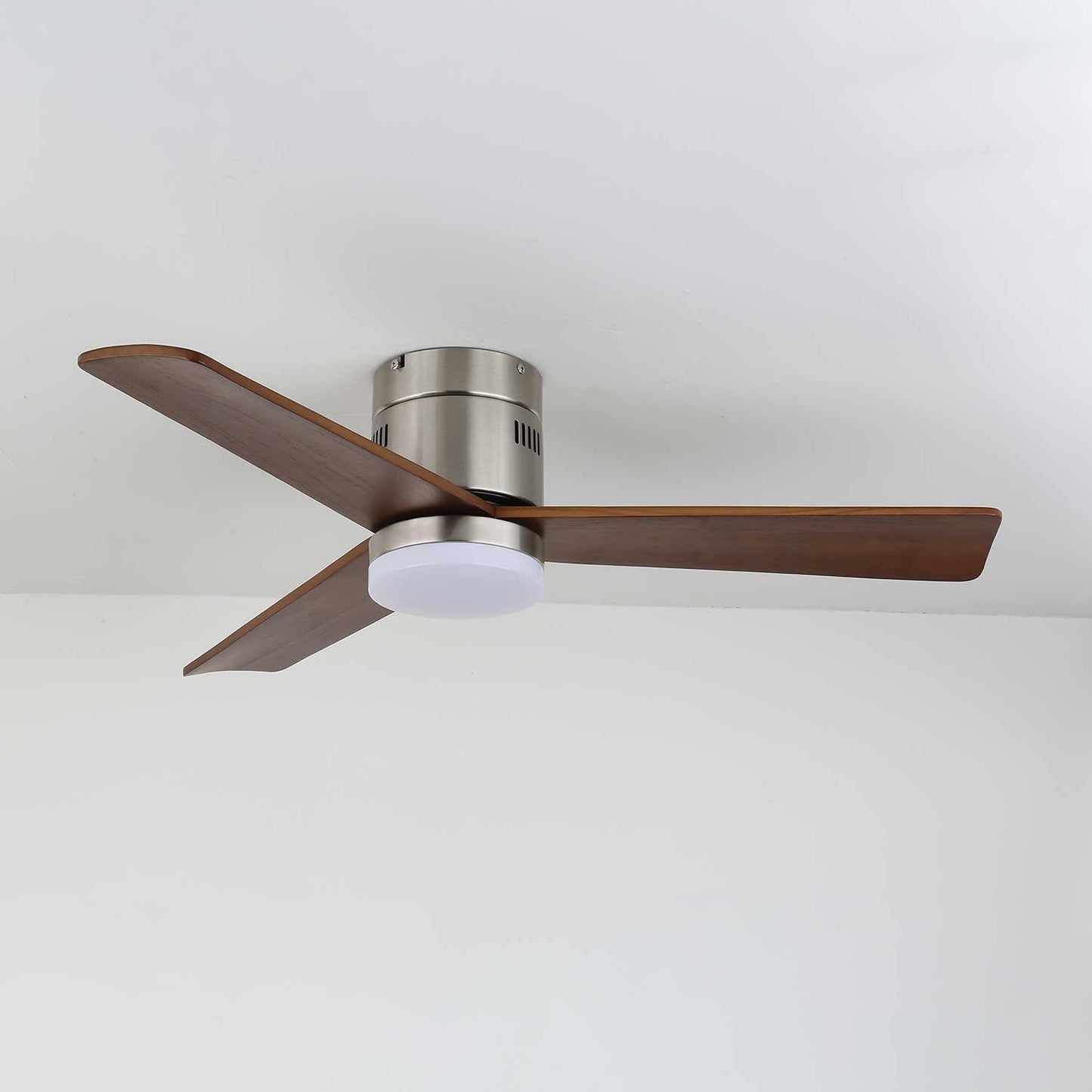 Zephyr – Nordic Wooden Ceiling Fan Light