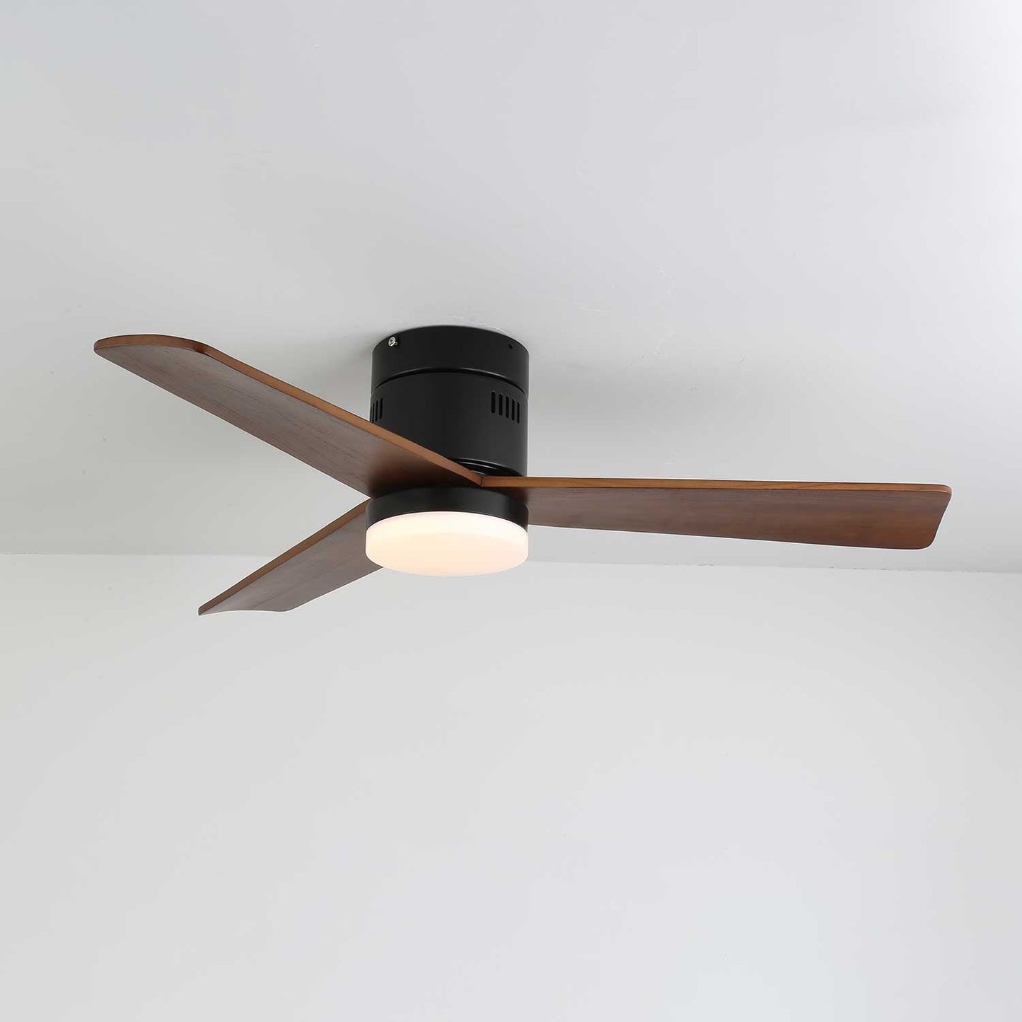 Zephyr – Nordic Wooden Ceiling Fan Light