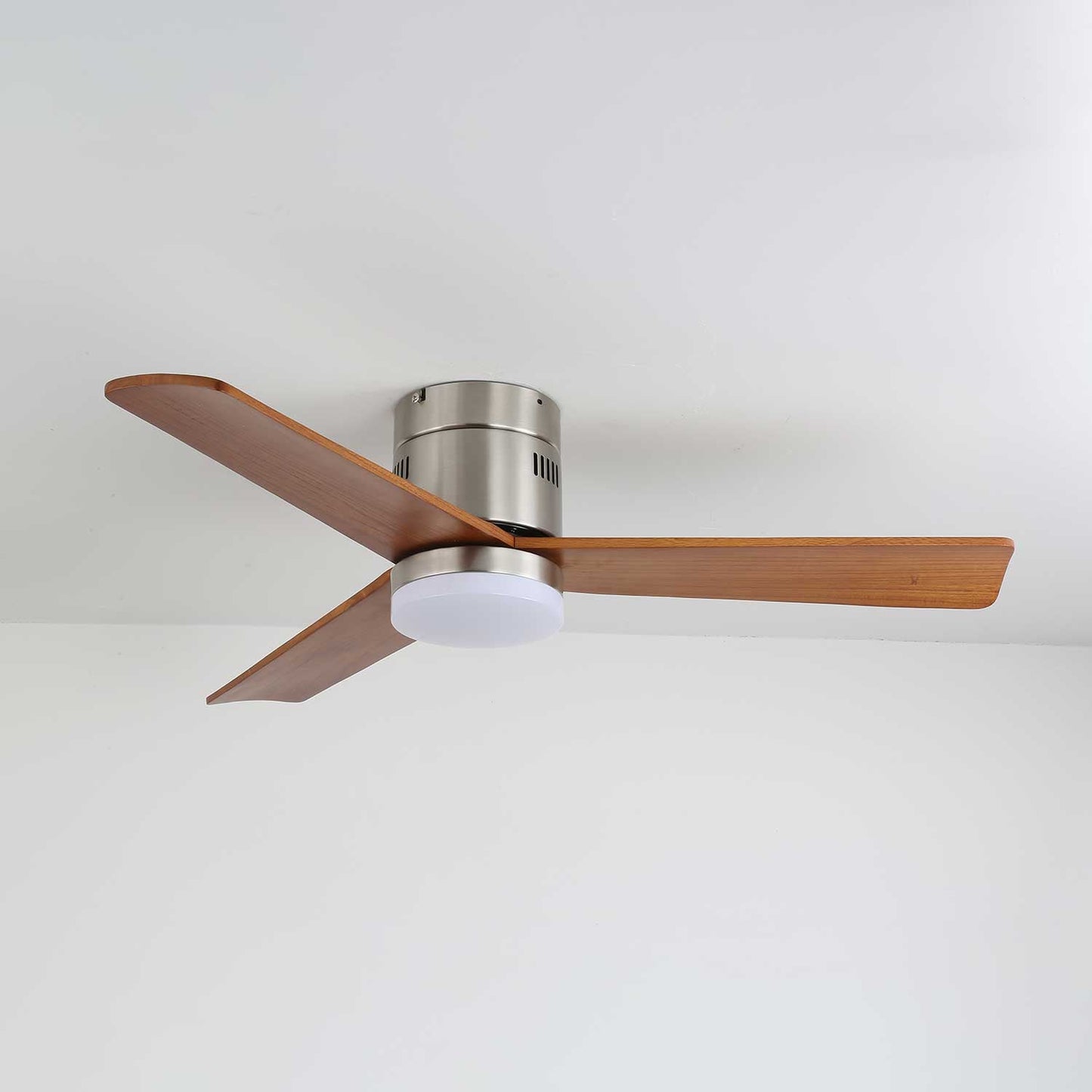 Zephyr – Nordic Wooden Ceiling Fan Light