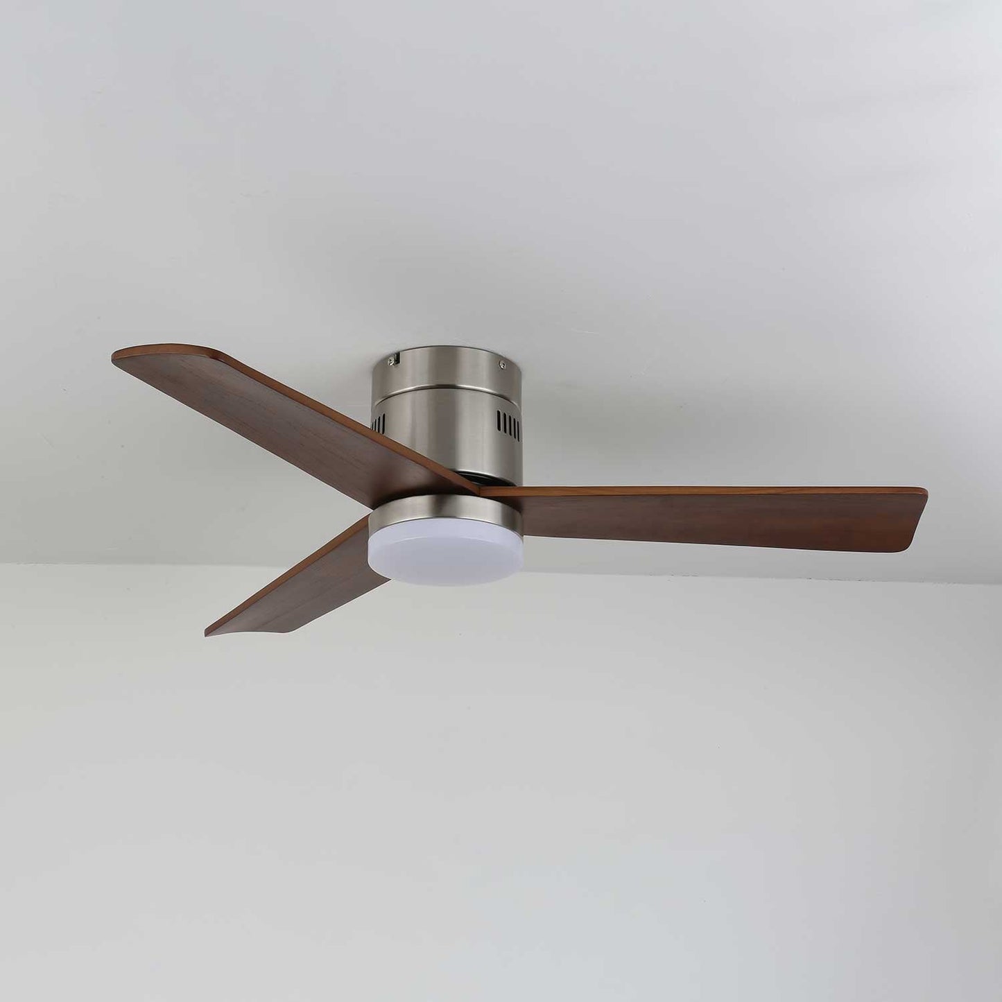 Zephyr – Nordic Wooden Ceiling Fan Light