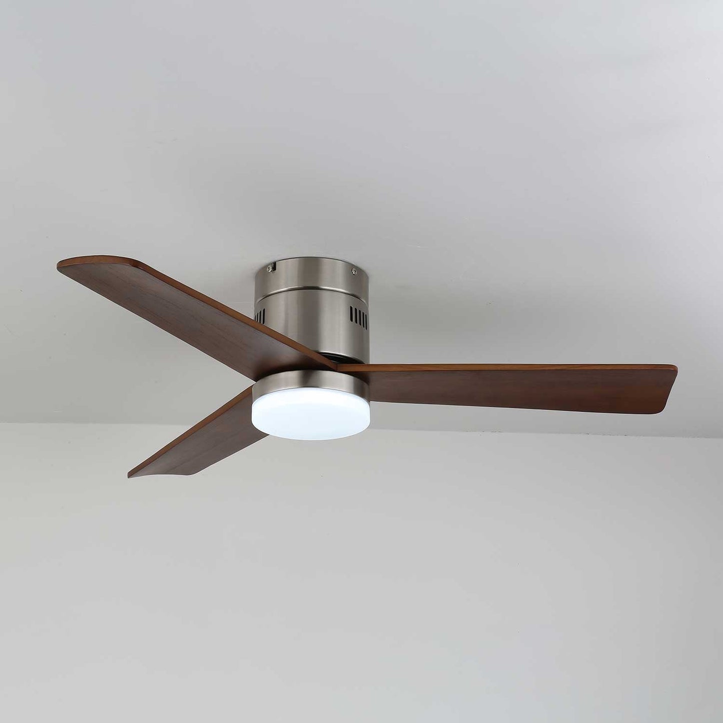 Zephyr – Nordic Wooden Ceiling Fan Light