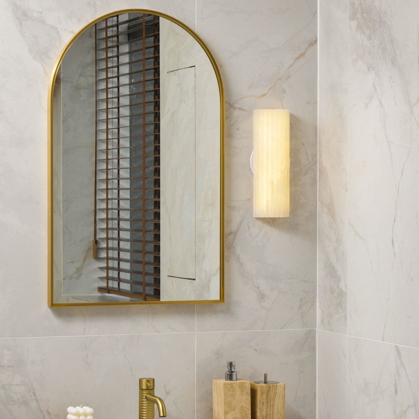 Ismera - Alabaster Wall Light