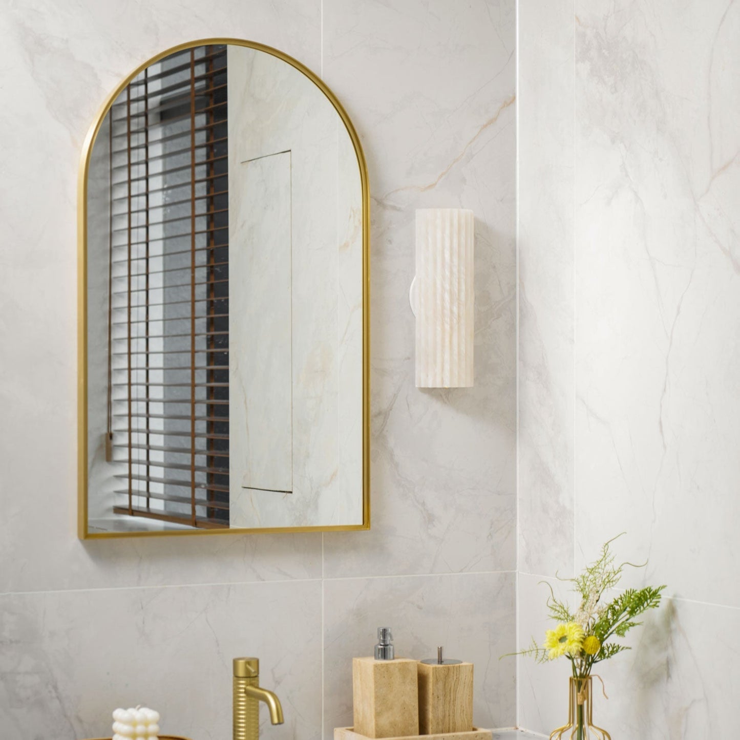 Ismera - Alabaster Wall Light