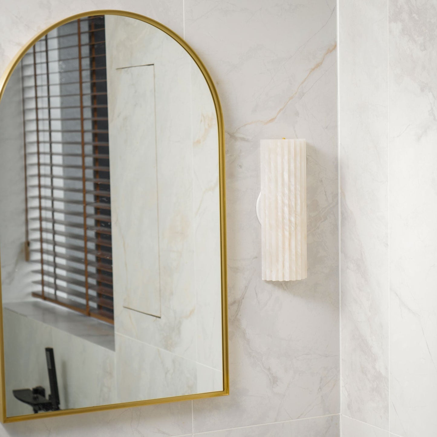Ismera - Alabaster Wall Light