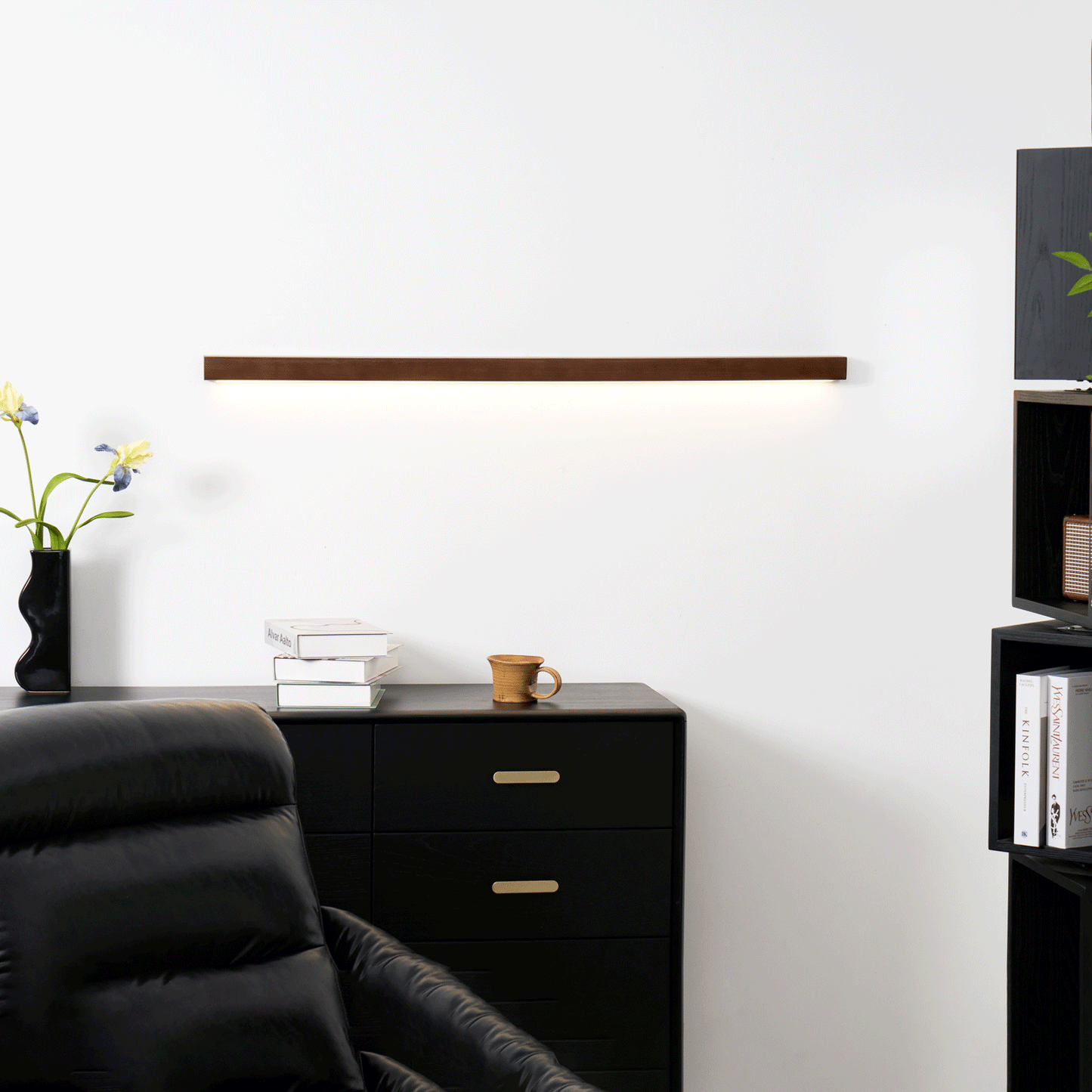 Kiyora – Linear Wood Wall Light