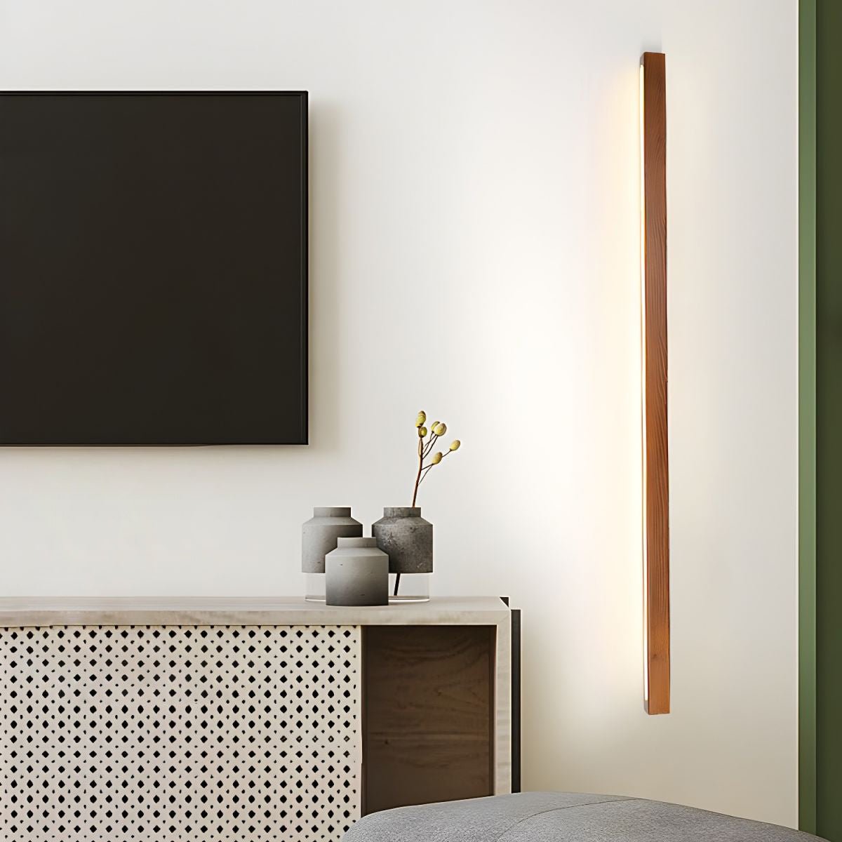 Kiyora – Linear Wood Wall Light