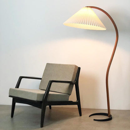 Veyron – Sculptural Wood Floor Lamp