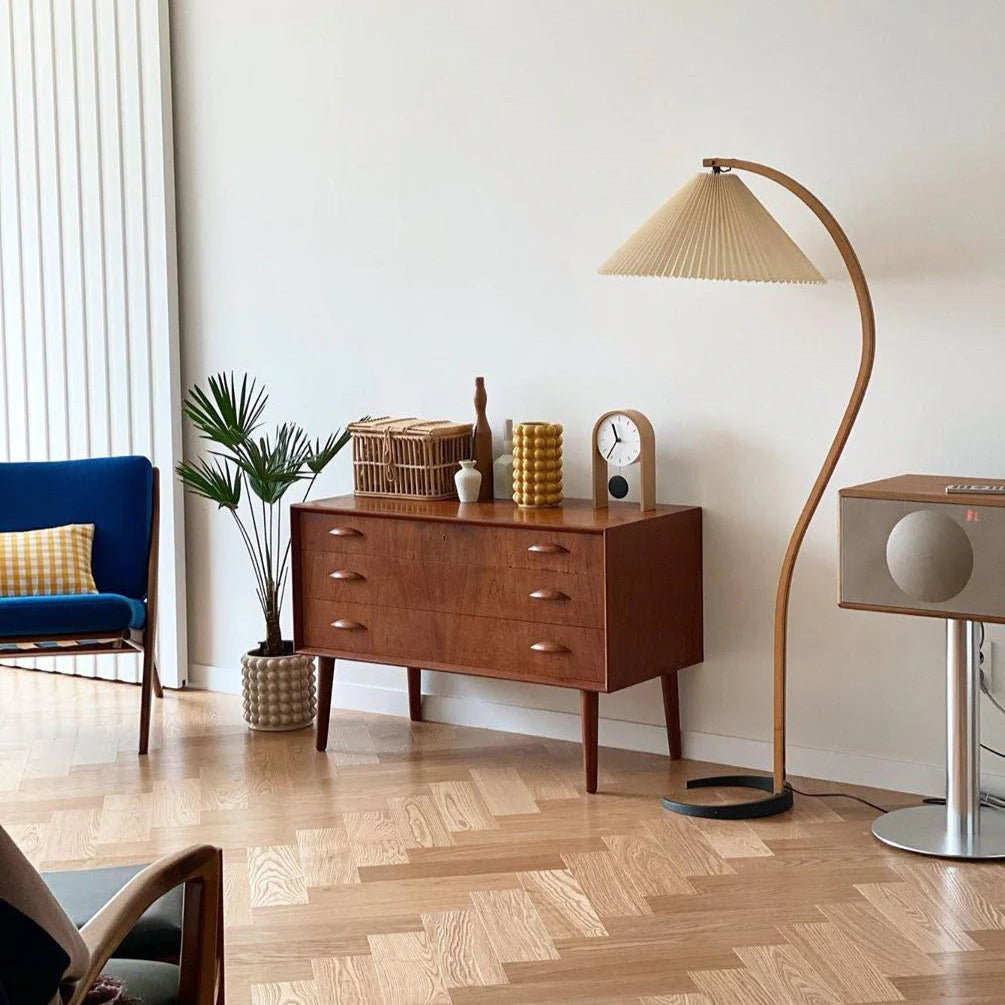 Veyron – Sculptural Wood Floor Lamp