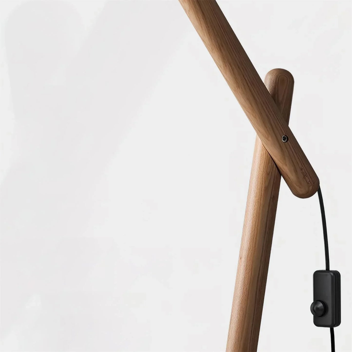 Nuvore – Metal & Wooden Floor Lamp