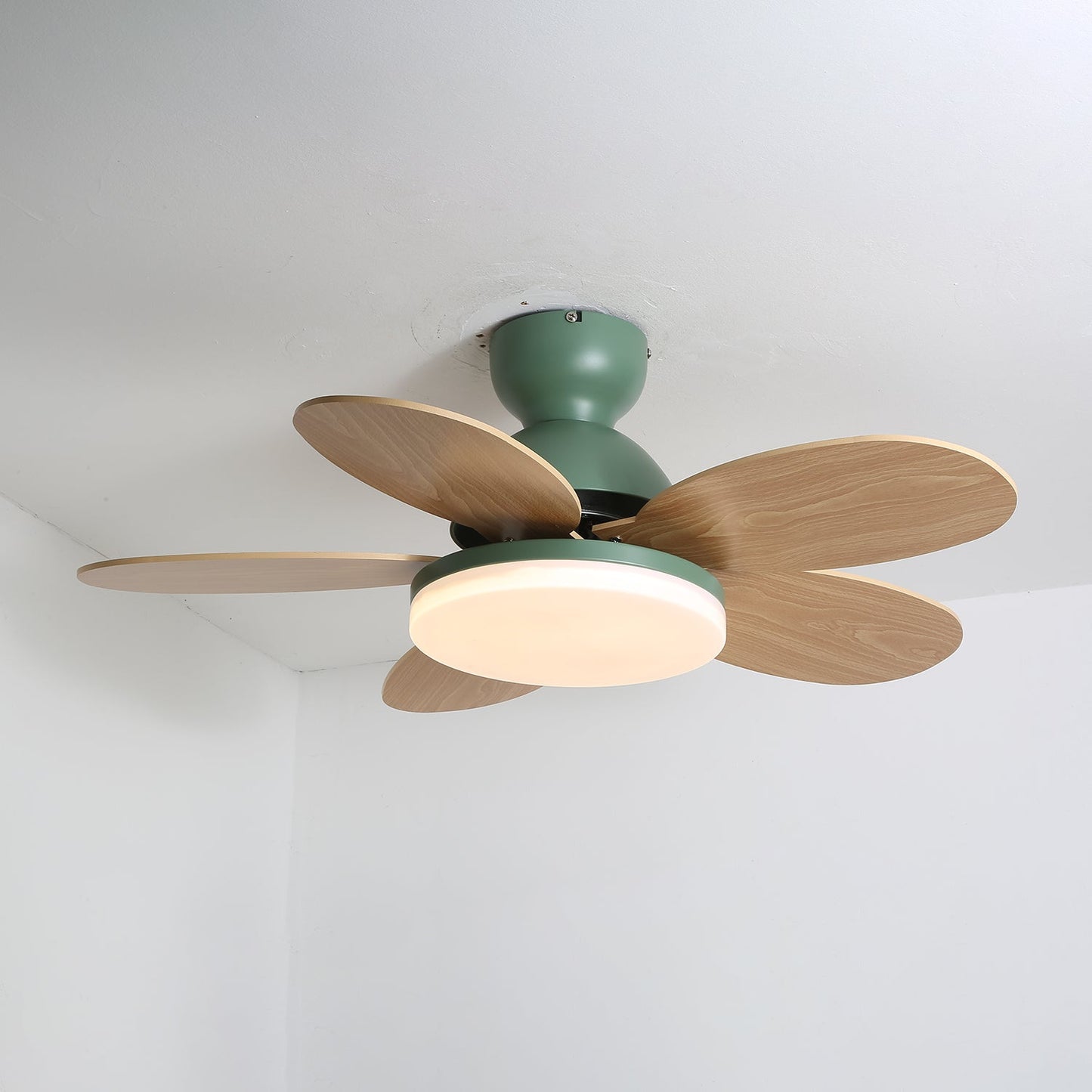 Elira – Floral Design Ceiling Fan Light