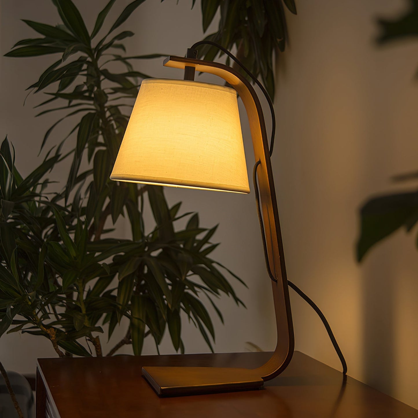 Zelora – Design Wood Table Lamp